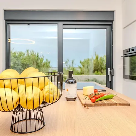 Appartement Beachfront Jugo With Seaview *